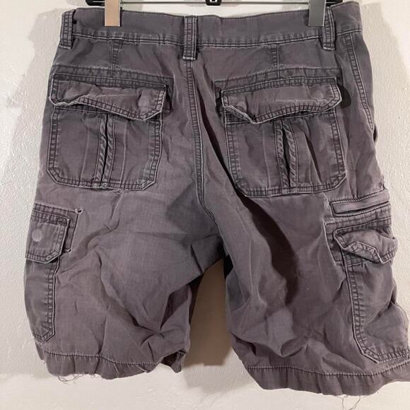 Eddie Bauer Faded Distressed Cargo Shorts - Picture 4 of 7